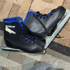 NWOT kids ice skates - little kids size 11.